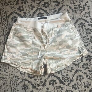 Women’s Modern Camouflage Cargo Shorts